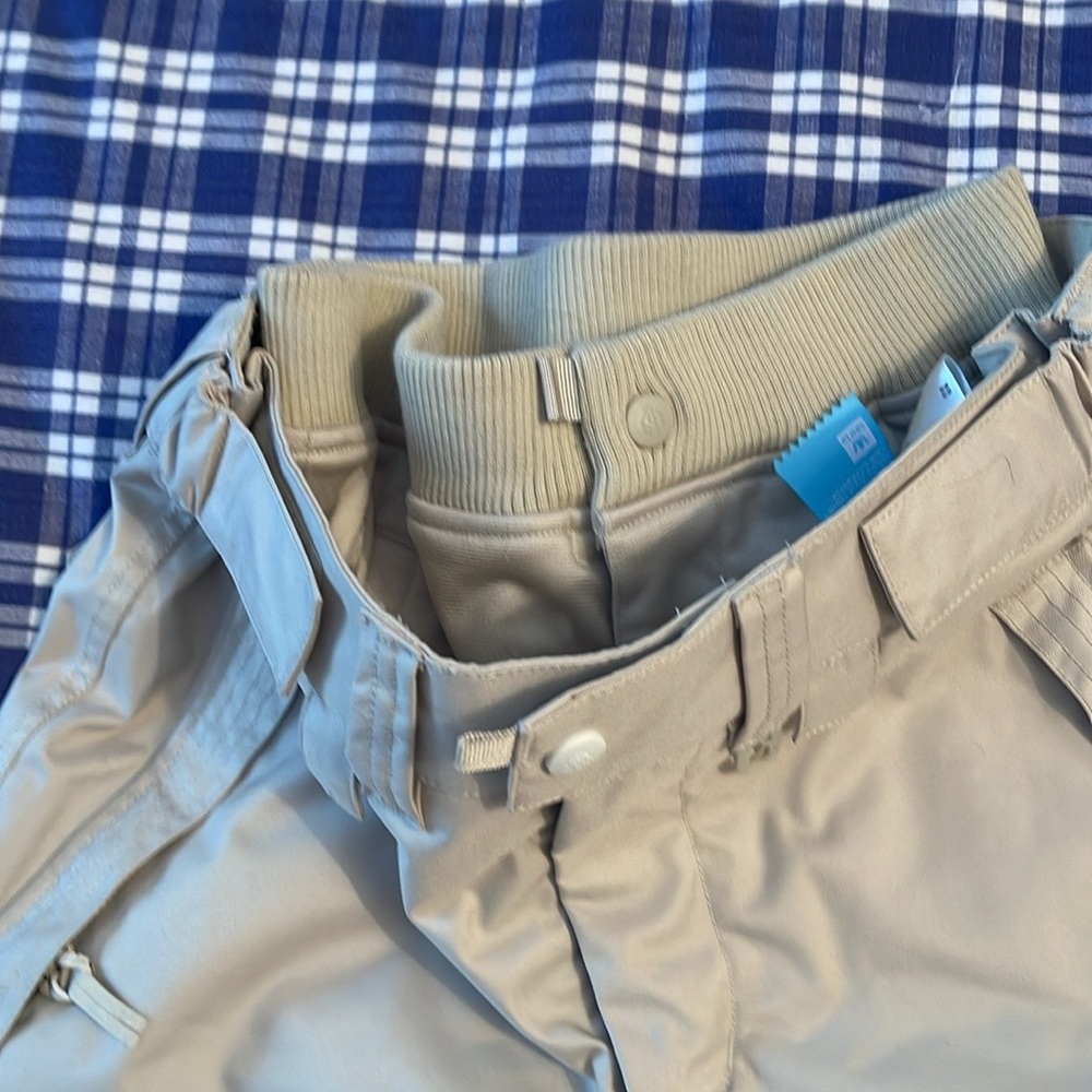 Special Blend Ski/ board pants xs. Like brand new. Removable pants inside.